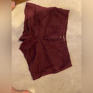 Perfect burgundy short